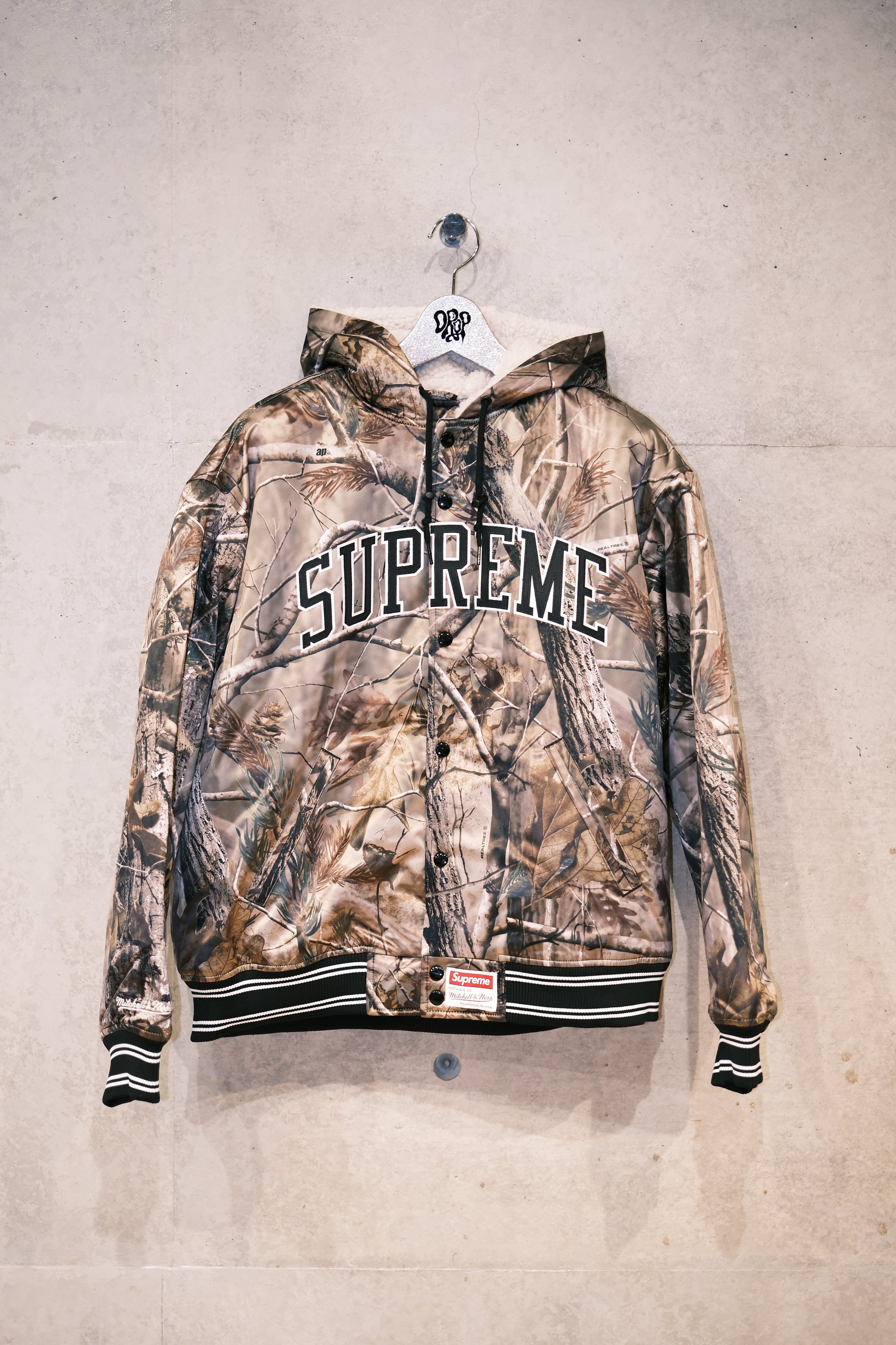 Supreme x Mitchell & Ness Lined Hooded Satin Varsity Jacket "Realtree" AP Camo"